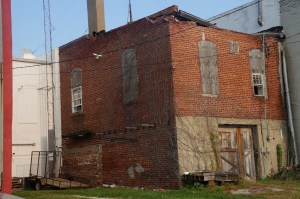 All pictures are the back of Alpha Land Surveying in Oakland. Photo Credit/Denise Gilliland, Kat Country Hub