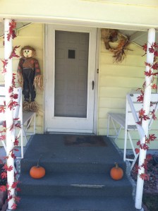 Fall decorations. Photo Credit/Denise Gilliland, Editor and Chief, Kat Country Hub.