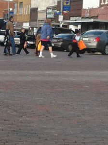 Main Street in Oakland was full of trick or treaters! Photo Credit/Denise Gilliland, Editor and Chief, Kat Country Hub.