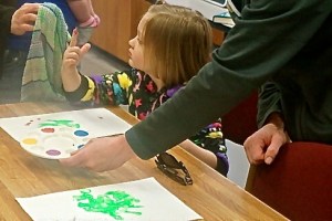 Ella Brands had a great time making a gift for her mom at the Oakland Library. Photo Credit/Denise Gilliland, Editor and Chief, Kat Country Hub.