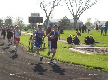 Joey O'Connor in 3200 run. Photo Credit/Clare Wiltse Sports Contributor.