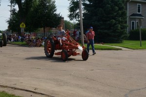Many, many more entries in the parade! Photo Credit for all pictures, Denise Gilliland, Editor and Chief, Kat Country Hub.