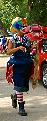 Who is this person in disguise with Sue's Flower Shoppe? Cindy Blanc? Photo Credit/Denise Gilliland, Editor and Chief, Kat Country Hub.