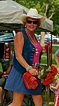 Sue Beckner, owner of Sue's Flower Shoppe, has had many wonderful entries in the Burt County Fair Parade over the years. This year was no exception. Photo Credit/Denise Gilliland, Editor and Chief, Kat Country Hub. 