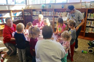 This group of kids had a great time at the library making a farmer and hearing a story. All photos credit of Denise Gilliland, Editor and Chief, Kat Country Hub.