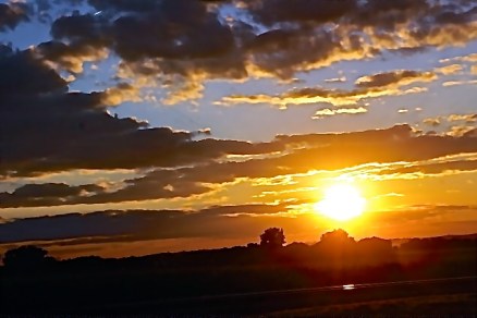 No place like home! Love a beautiful sunset! Photo Credit/Denise Gilliland, Editor and Chief, Kat Country Hub.