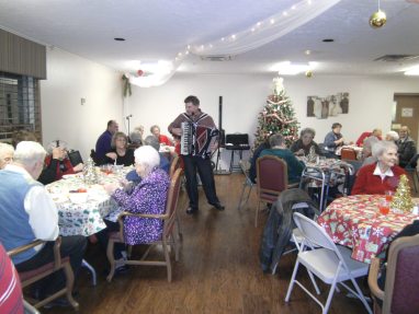 Christmas Party at Oakland Heights. Photo Credit/Nancy Silvey.