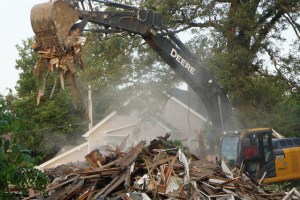 Condemned properties come down in Oakland in 2014. All photos credit of Denise Gilliland, Editor and Chief, Kat Country Hub. 