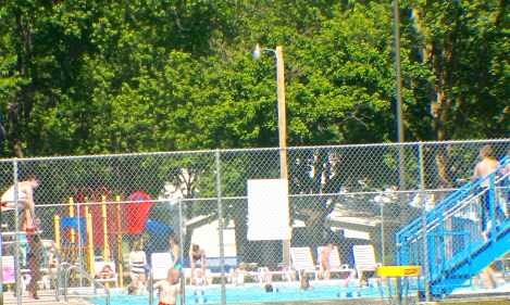 With temperatures rising into the upper 80's and lower 90's over the next couple of days, traffic at the Oakland Swimming Pool will be on the rise. Stay cool and enjoy the summer weather. Photo Credit/Denise Gilliland, Editor and Chief, Kat Country Hub.