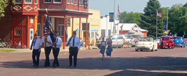 The Veteran's lead the way for the Swedish Festival Parade. Photo Credit/Denise Gilliland, Editor and Chief, Kat Country Hub. 