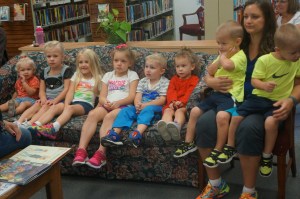 Hadley Peterson, Paisley Peterson, Ava Johnson, Ella Brands, Tye Penke, Rachel Gatewood and Tyler and Ryan Brands all attended the first story time of the year at the Oakland Public Library. Library Director Rosa Schmidt read three books to them, then they all enjoyed craft time. All photos credit of Denise Gilliland/Editor and Chief, Kat Country Hub. 