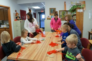 Oakland Public Library's story/craft time is fun for the kids every Tuesday morning! They each had fun making apples, and found playing with the yarn fun too! All photos credit of Denise Gilliland, Editor and Chief, Kat Country Hub. 