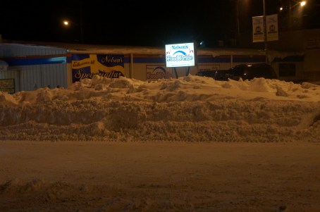 The snow pile in front of Nelson's Food Pride before the Oakland City Crew cleared the street. Photo Credit/Denise Gilliland, Editor and Chief, Kat Country Hub. 